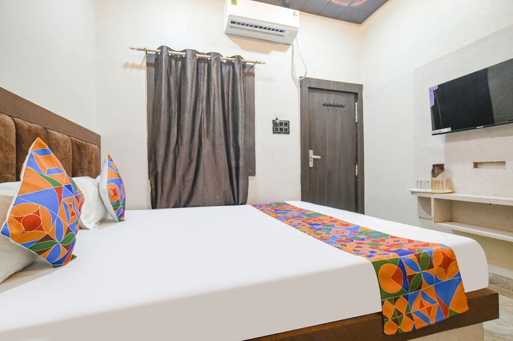 Удджайн: FabHotel Shiva Grand