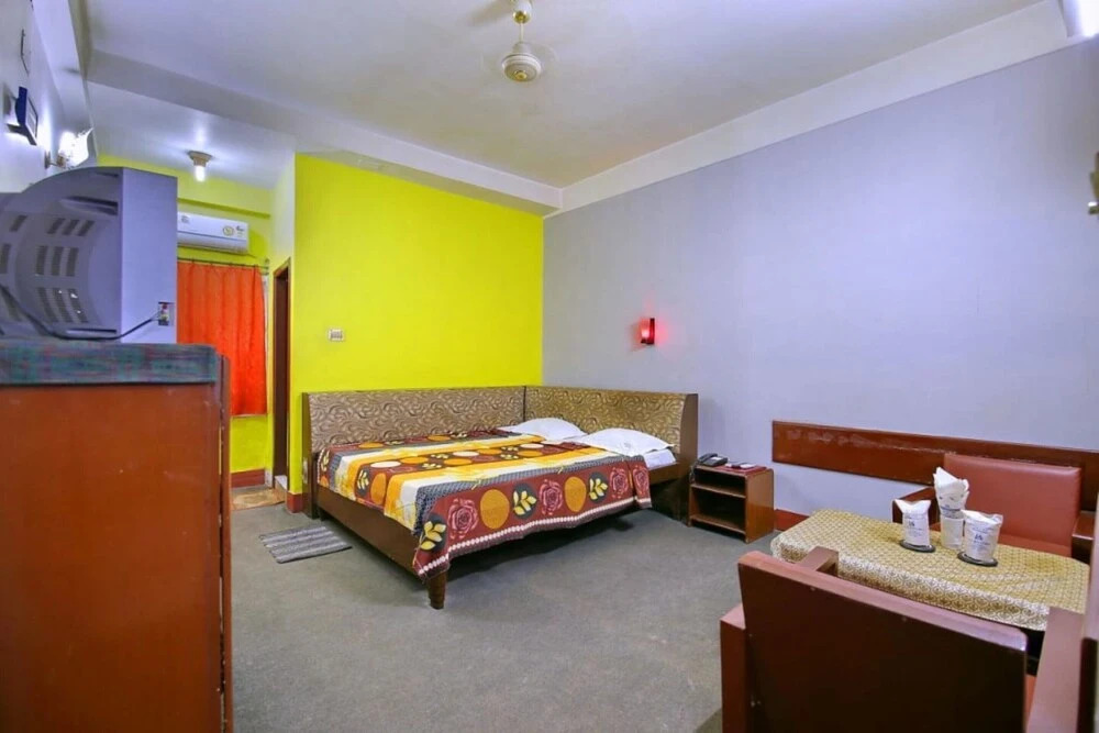 Куч-Бехар: Hotel Ellora