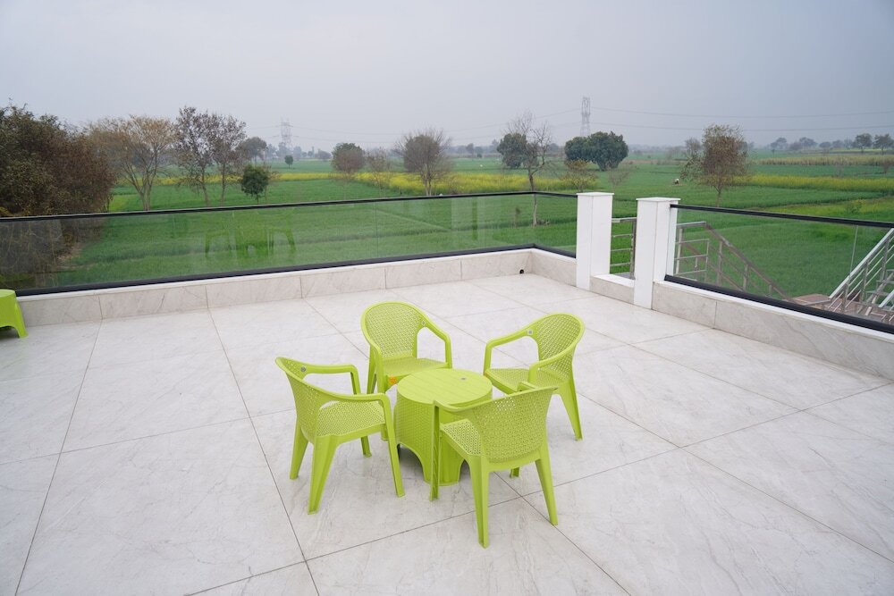 Rohtak: Rd Resort
