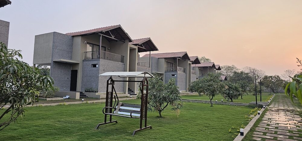 Сандхбеда: The premier gir resort