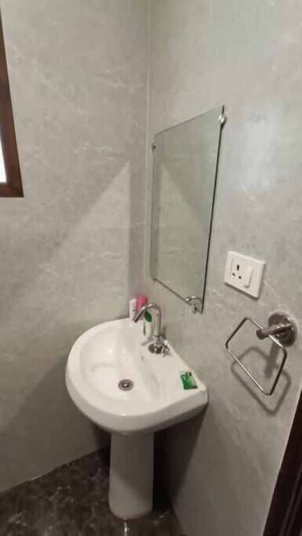 Ришикеш: 85 The Ganges 2 Bhk Apartment for Homestay