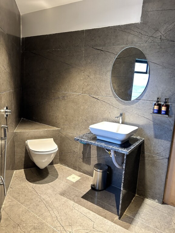 Колхапур: Alba Premier Kolhapur