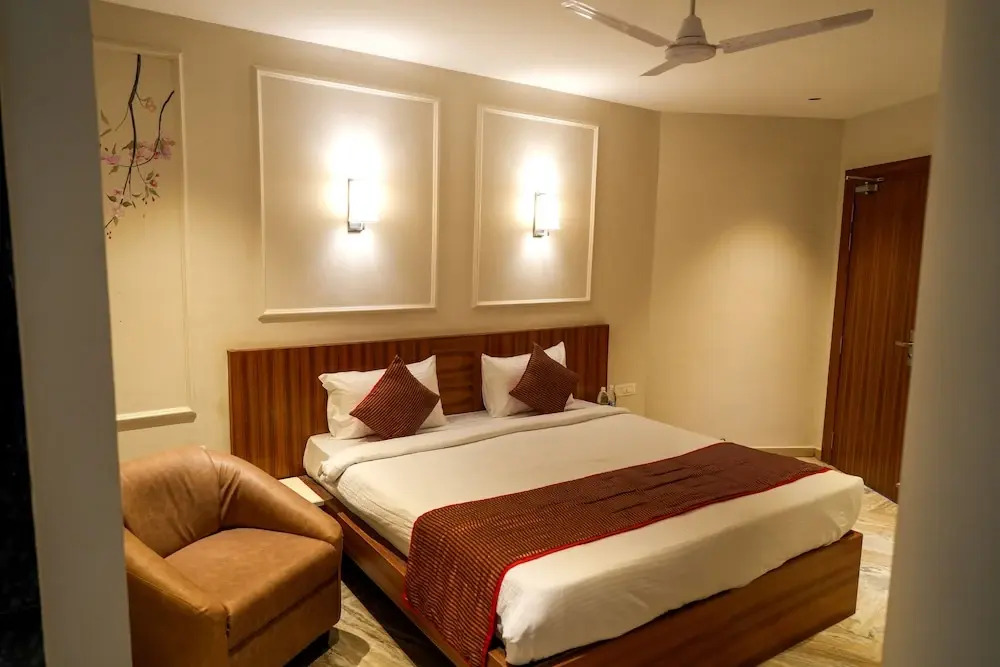 Колхапур: Alba Premier Kolhapur