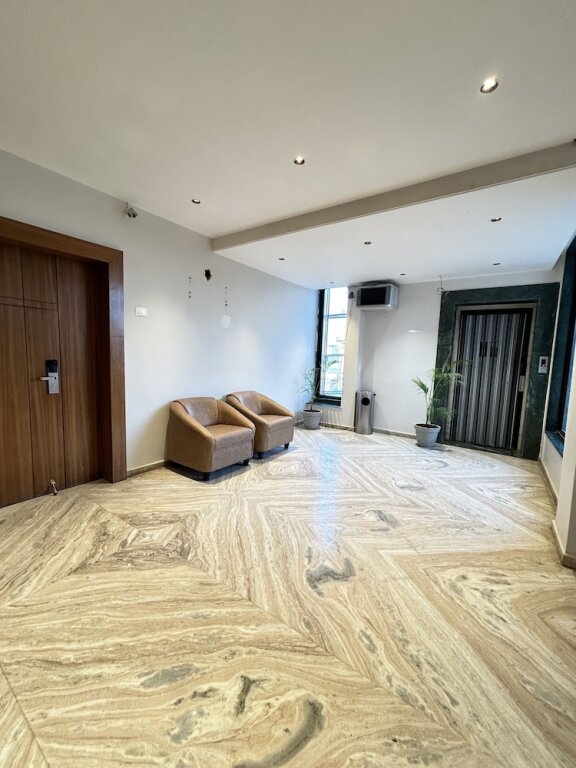 Колхапур: Alba Premier Kolhapur