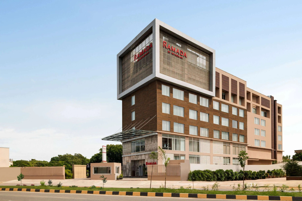 Ramada by Wyndham Gorakhpur Gorakhnath Mandir Road — фото 1