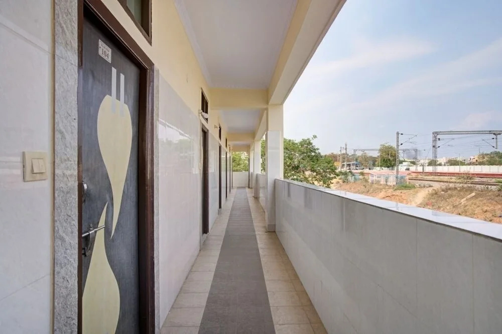 Шамшабад: iROOMZ Hotel Sweekar Suites