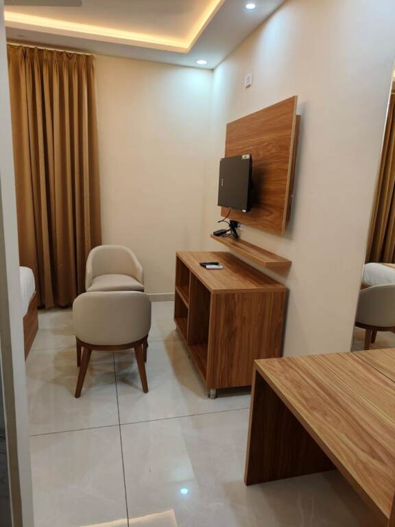 Хосур: The Waves Hotel Sarjapura