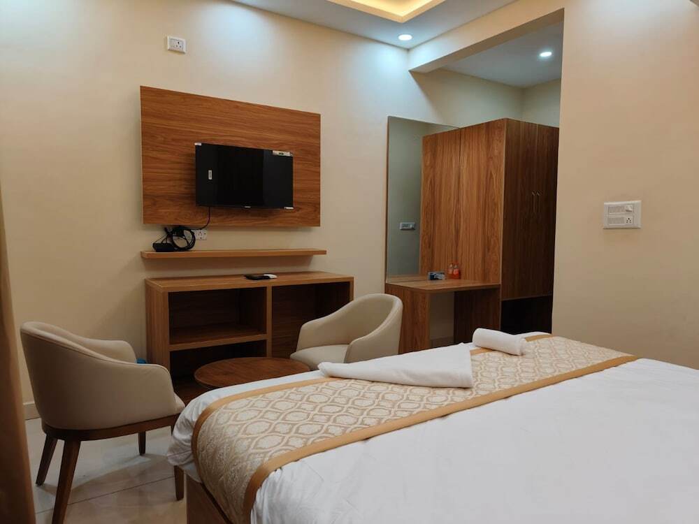 Хосур: The Waves Hotel Sarjapura