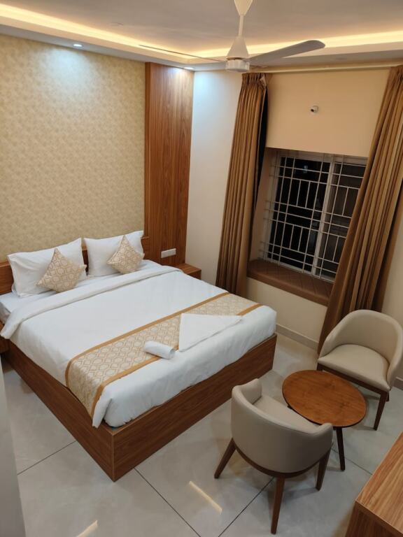 Хосур: The Waves Hotel Sarjapura