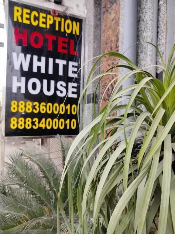 Алипур: Hotel White House Residency By GRB