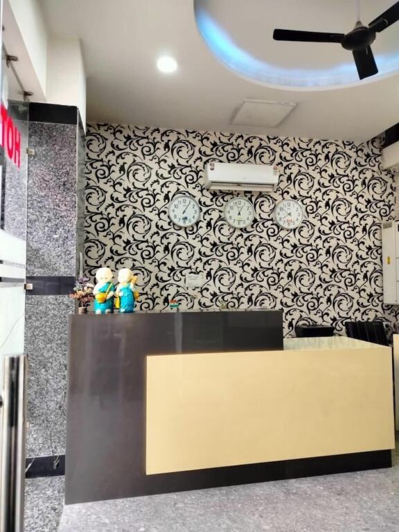 Алипур: Hotel White House Residency By GRB