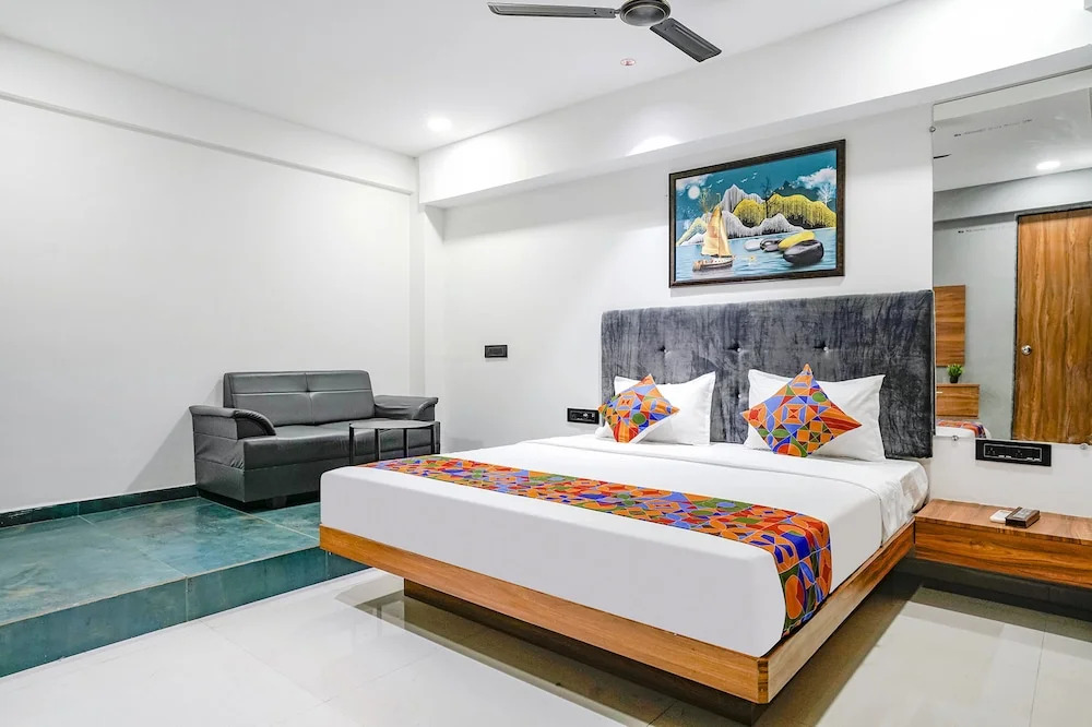 Сурат: Fabhotel Royal King I