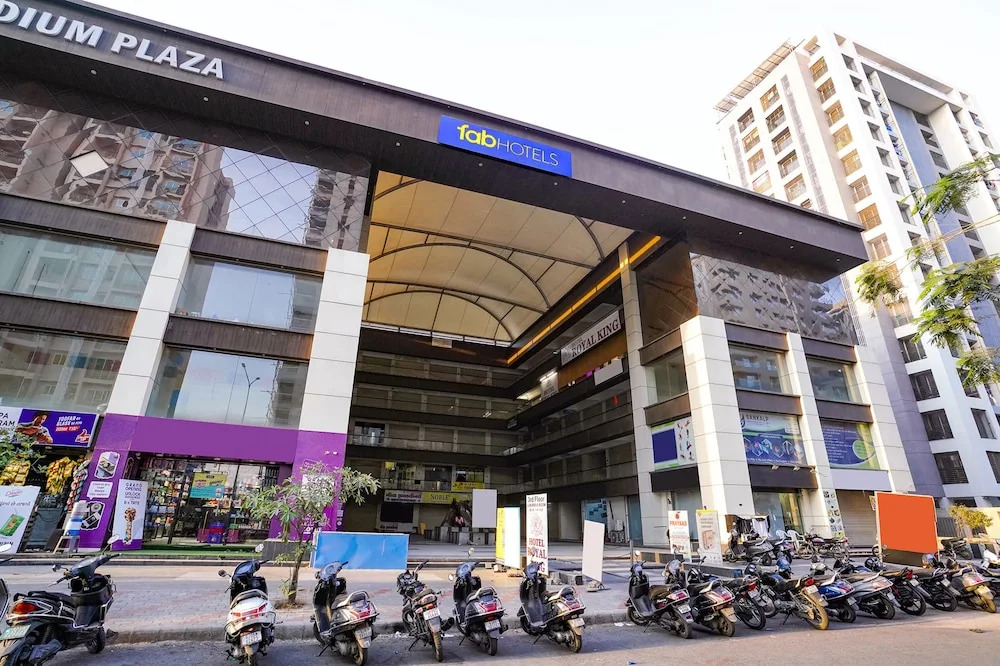 Сурат: Fabhotel Royal King I