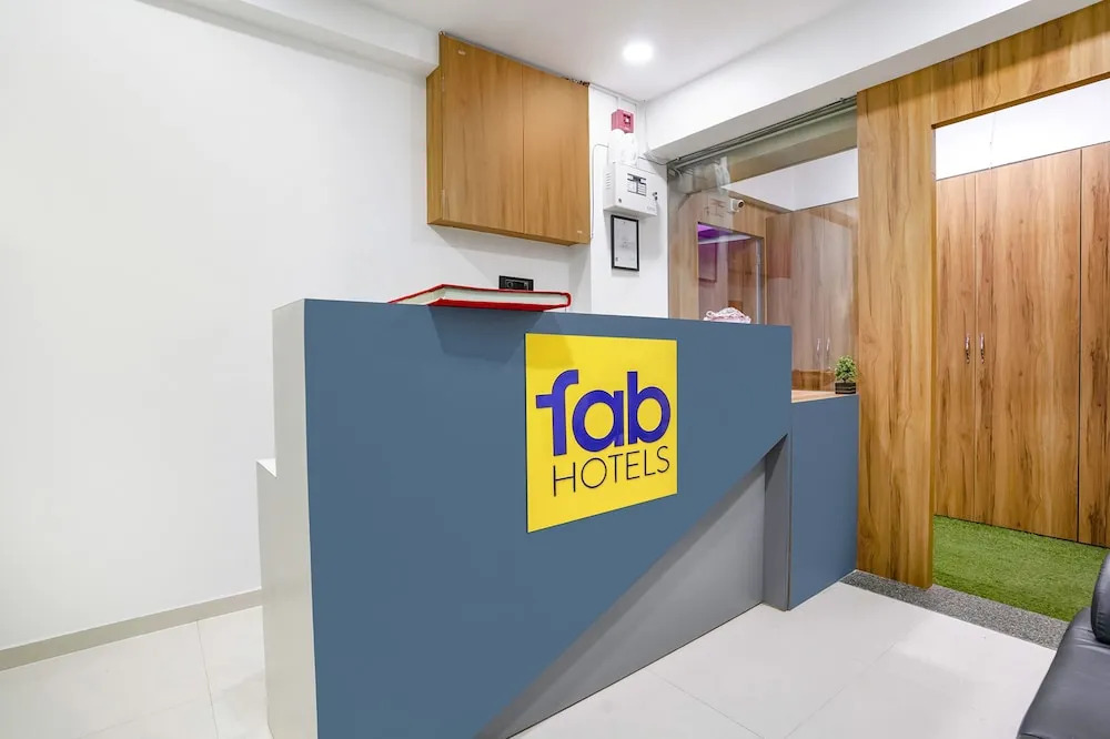 Сурат: Fabhotel Royal King I