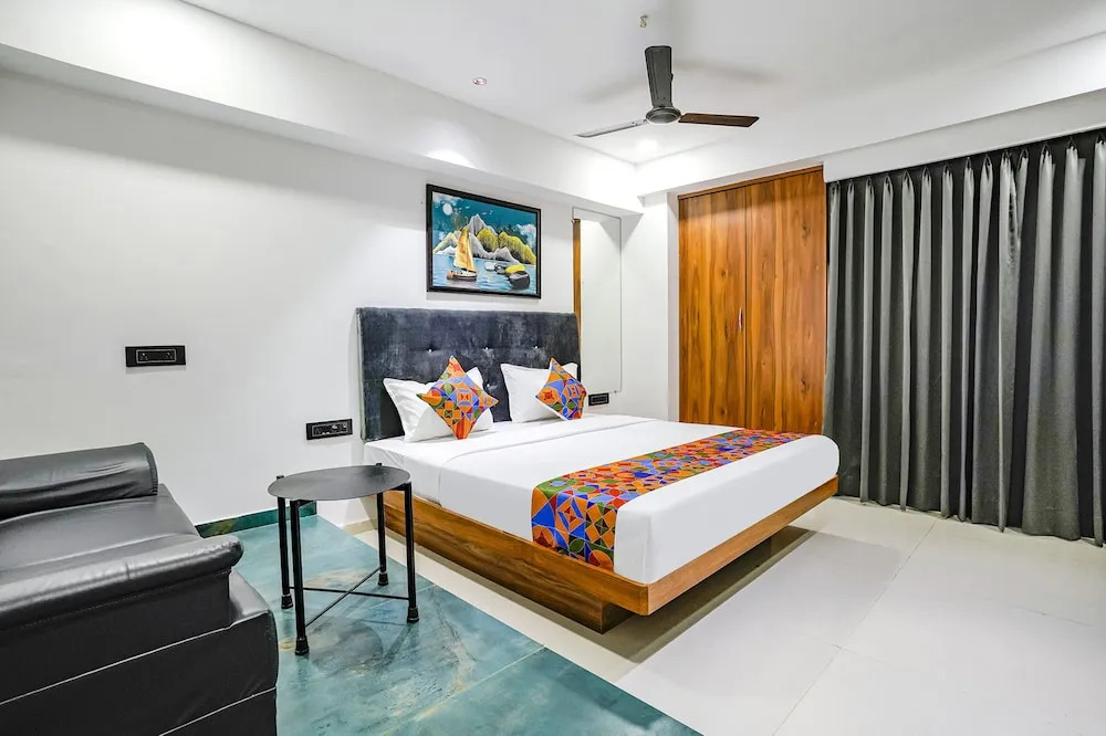 Сурат: Fabhotel Royal King I
