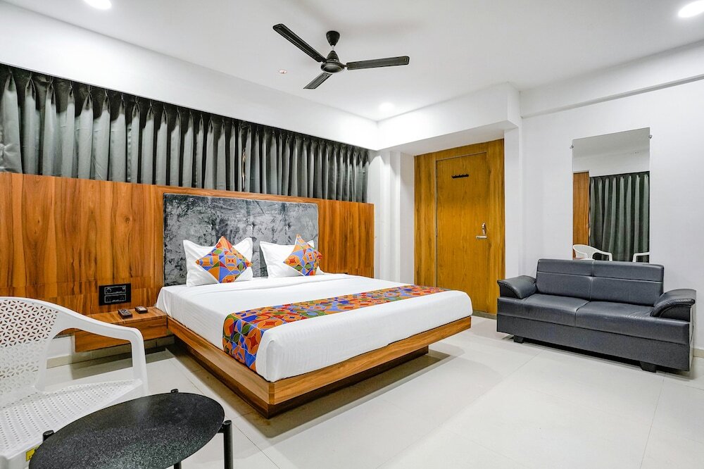 Сурат: Fabhotel Royal King I