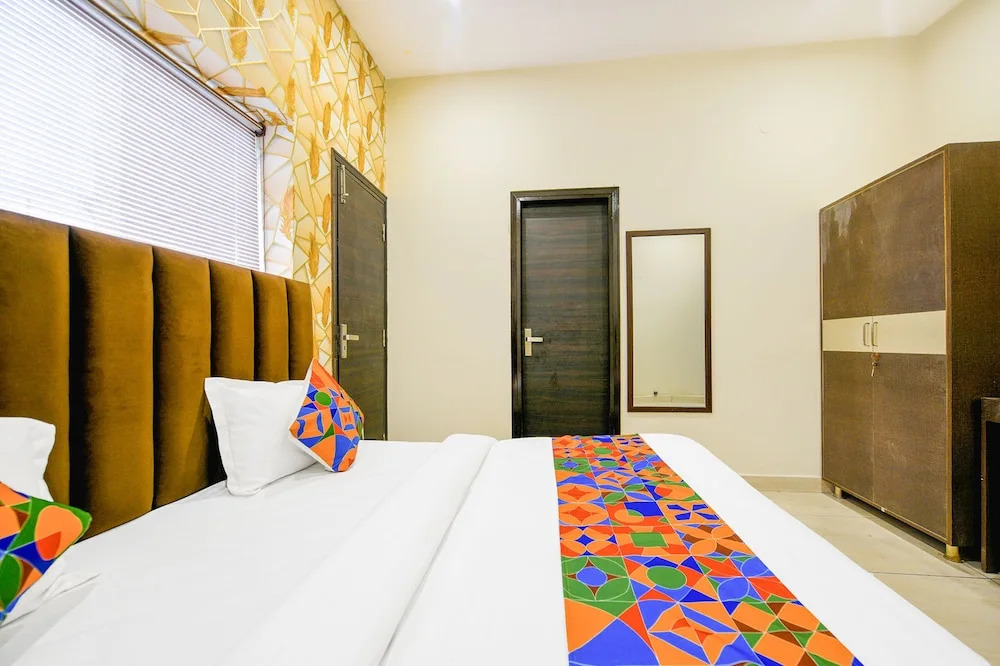 Лудхиана: Fabhotel Royal Regency I