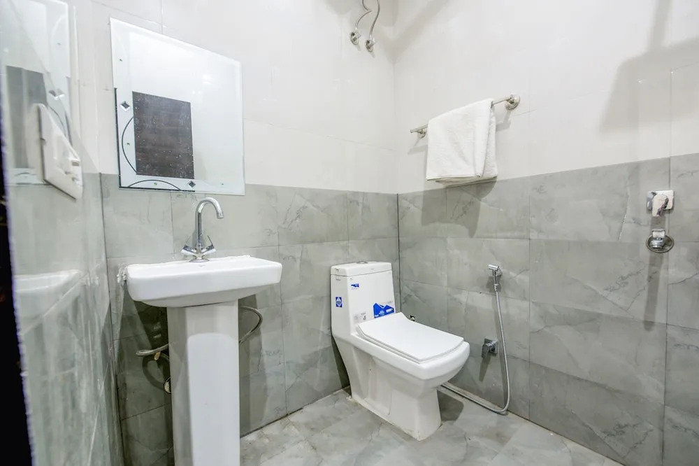 Лудхиана: Fabhotel Royal Regency I