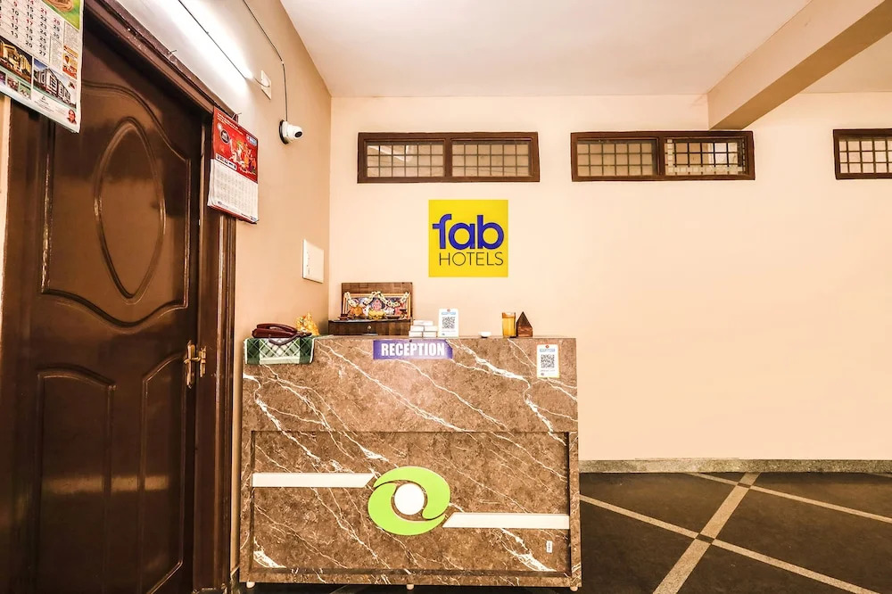 Тирупати: Fabexpress 7 Hills Home Stay