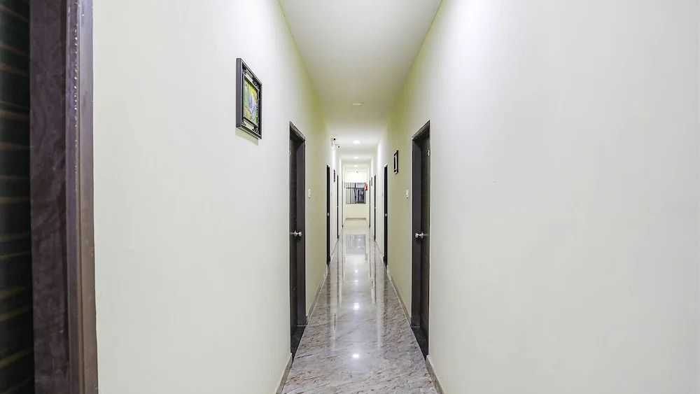 Райпур: Fabhotel Royal Inn Ii