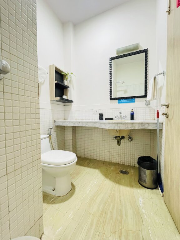 Гуруграм: BedChambers Serviced Apartments Sector40