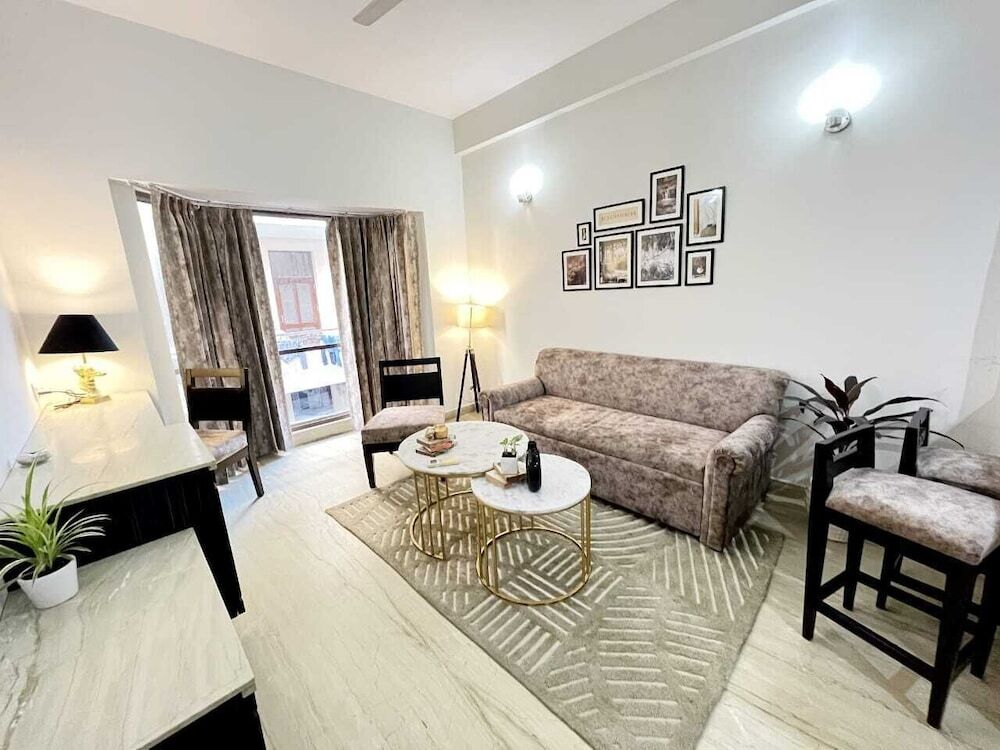 Гуруграм: BedChambers Serviced Apartments Sector40