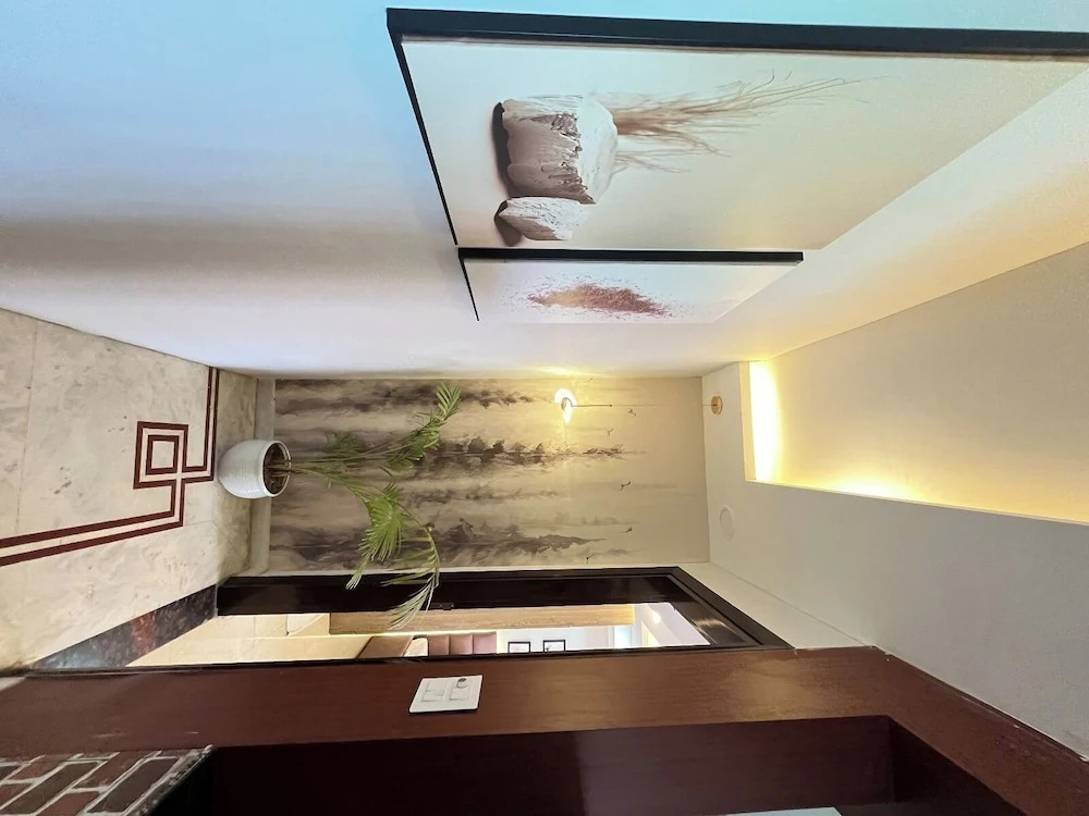 Гуруграм: BedChambers Service Apartments Sector 38