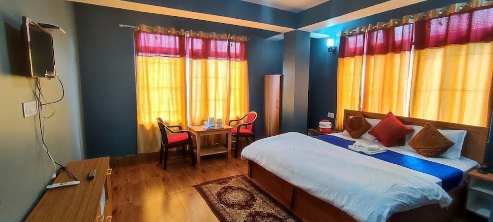 Пеллинг: Hotel The 4 Season Sikkim Pelling