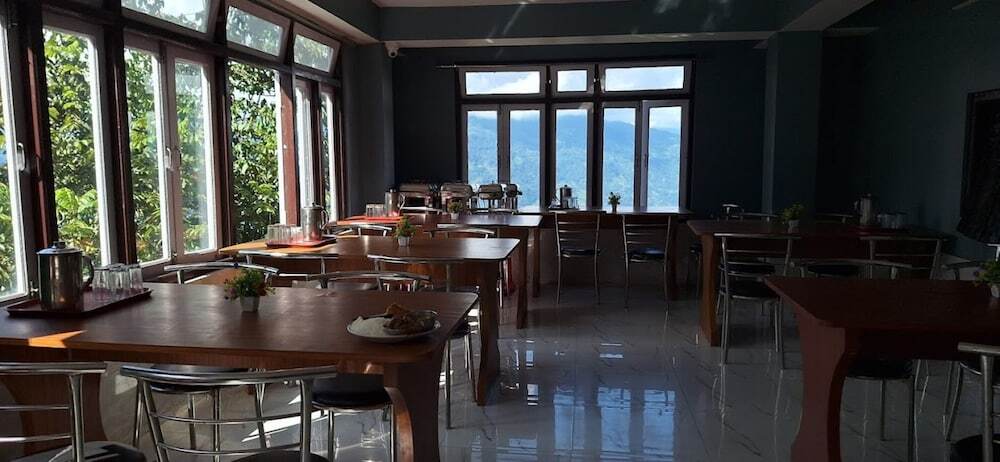 Пеллинг: Hotel The 4 Season Sikkim Pelling