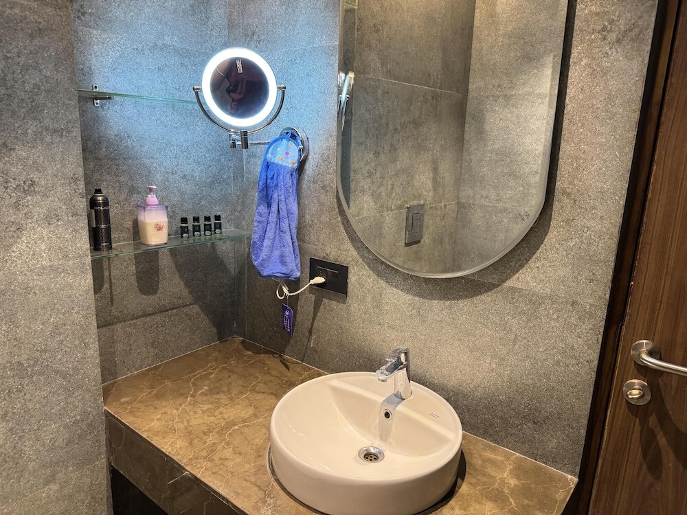 Газиабад: Luxury Deluxe Suite by Gt Studios