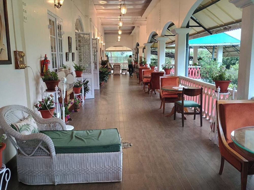 Дакшин Дхупджора: The Baradighi Bungalow - A Heritage Tea Resort
