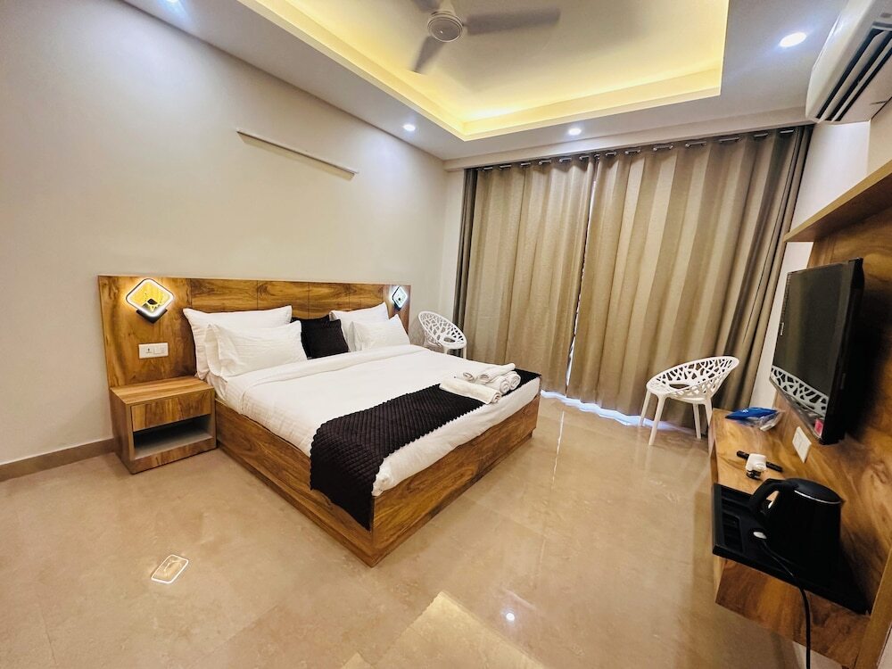 Гуруграм: The Lodgers Luxury1BHK Service Apartment