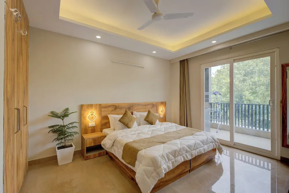 Гуруграм: The Lodgers Luxury1BHK Service Apartment