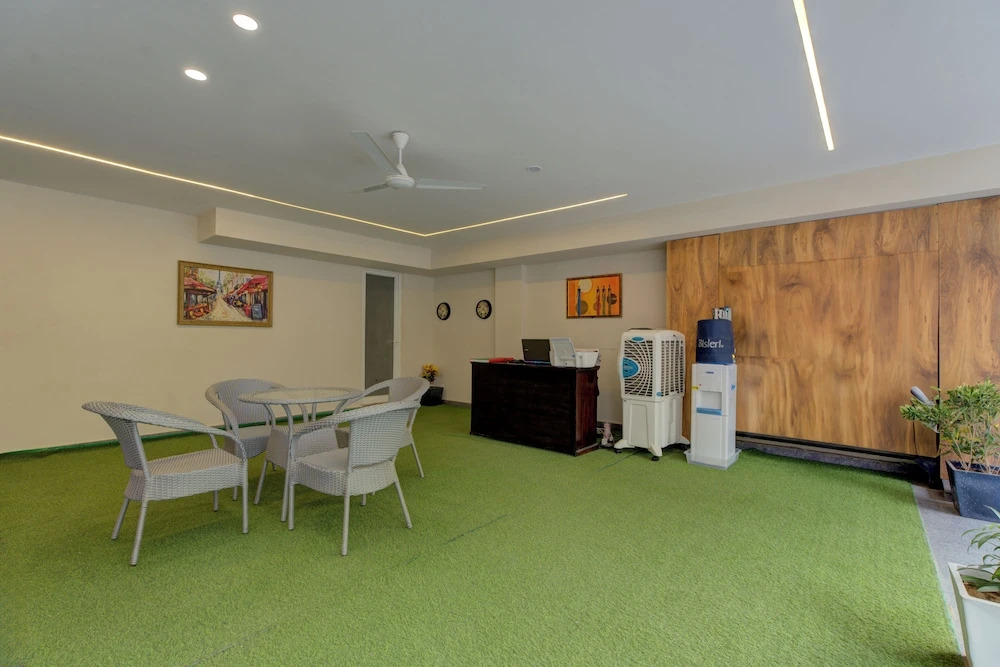 Гуруграм: The Lodgers Luxury1BHK Service Apartment