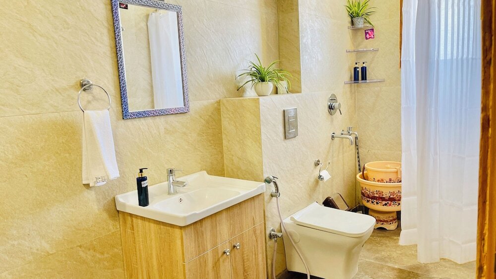 Гуруграм: BedChambers Serviced Apartment Sector 52
