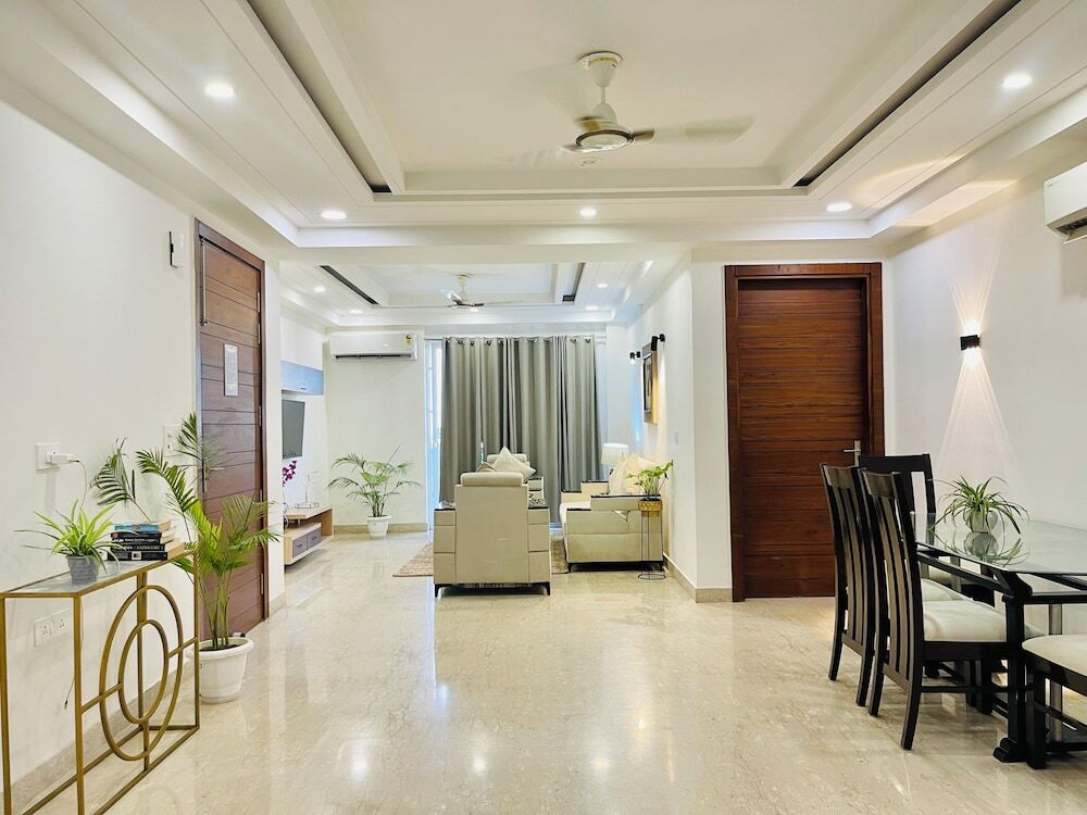 Гуруграм: BedChambers Serviced Apartment Sector 52