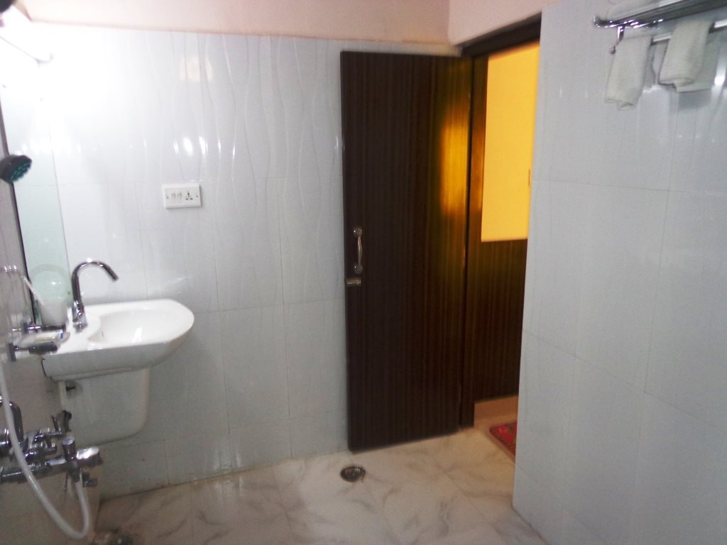 Бодх-Гая: Hotel Om International