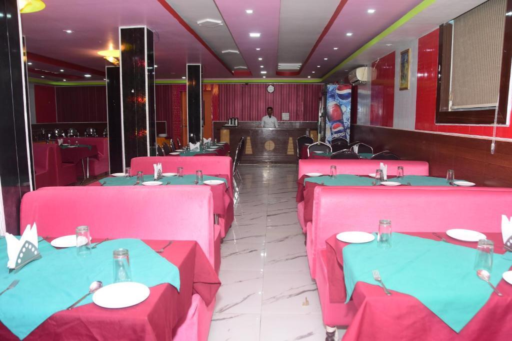 Бодх-Гая: Hotel Om International