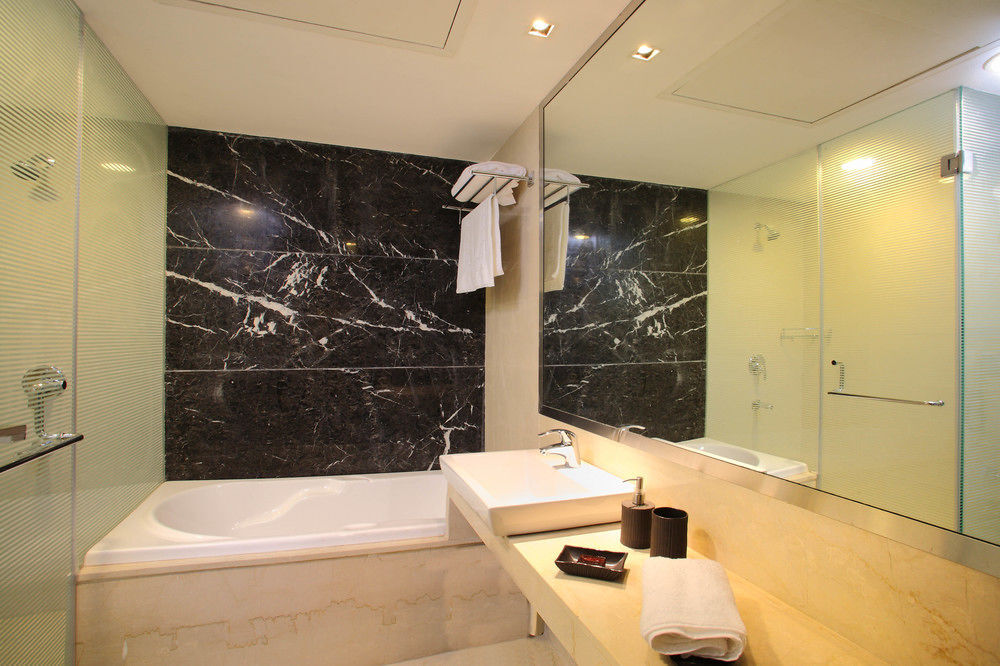 Гуруграм: Yuhi Hospitality Services - Speciality Japanese Corporate House