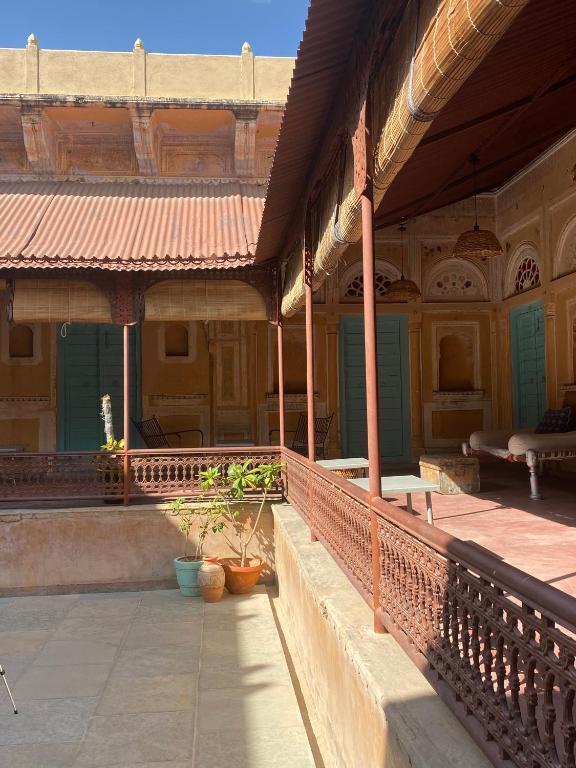 Навалгарх: Mandawa Kothi