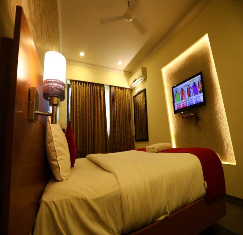 Карур: Hotel Golden Palace