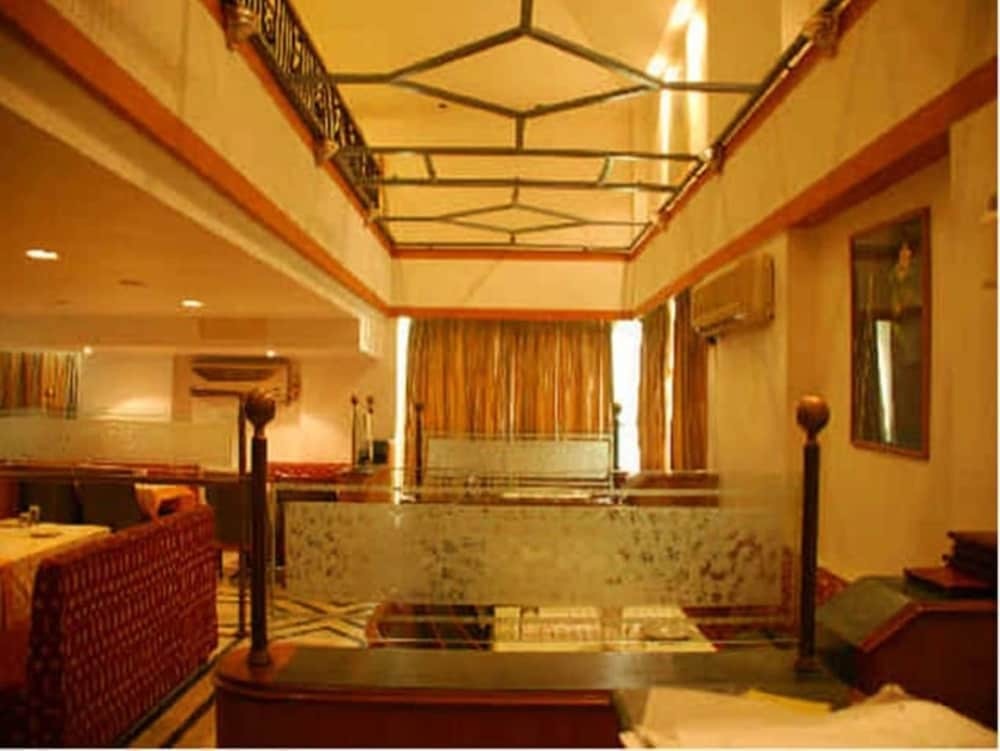 Карур: Hotel Golden Palace