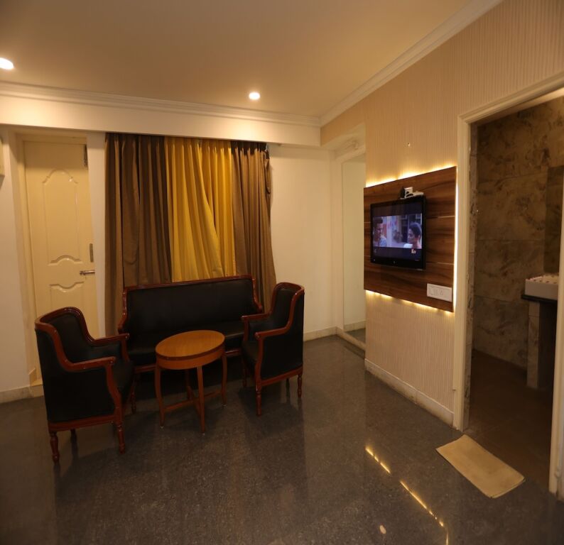 Карур: Hotel Golden Palace