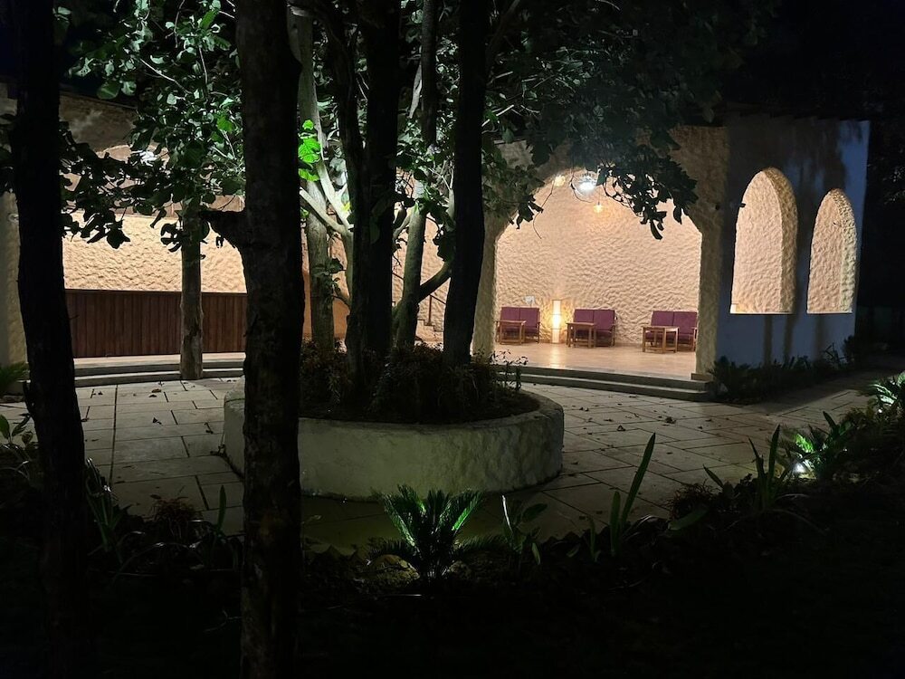 Баихар: Citrus Prime Kanha Resort and Villas