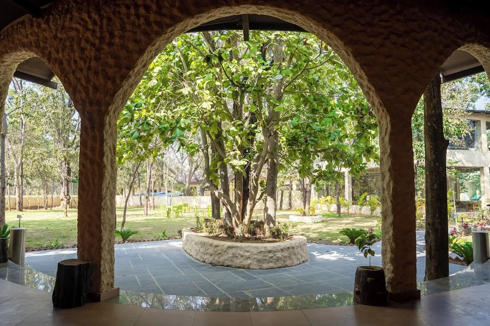 Баихар: Citrus Prime Kanha Resort and Villas
