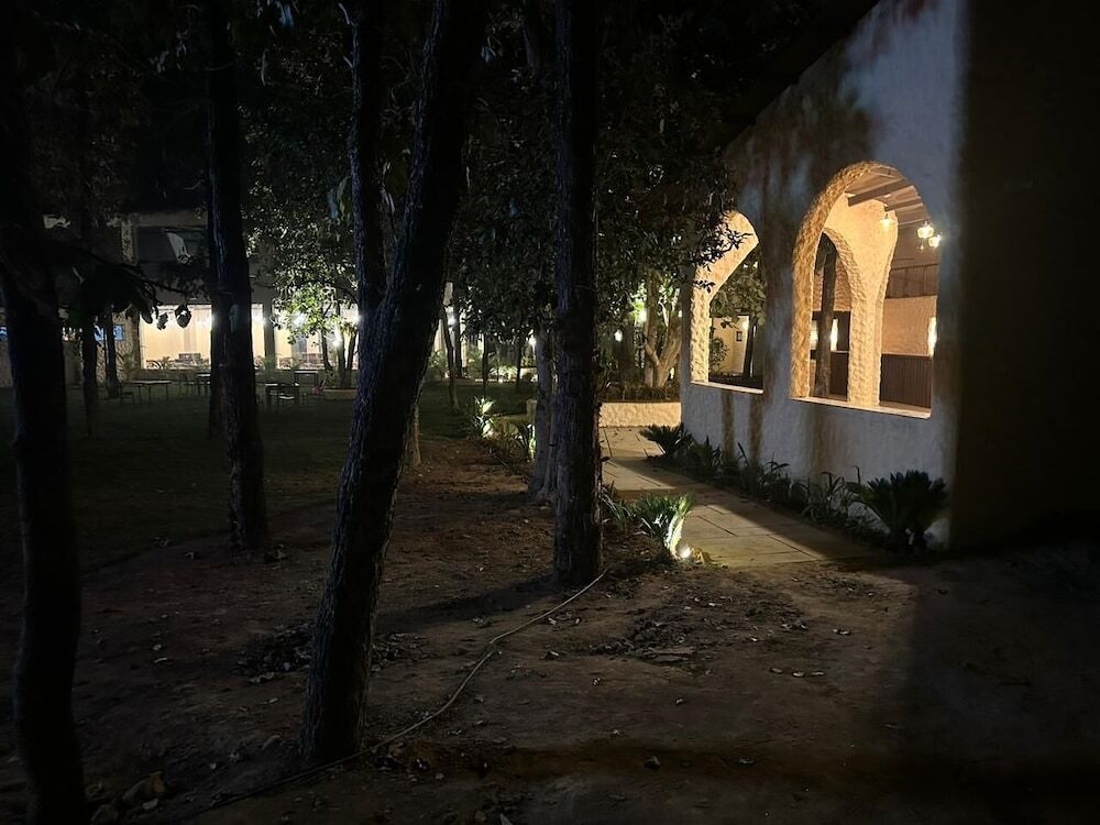 Баихар: Citrus Prime Kanha Resort and Villas