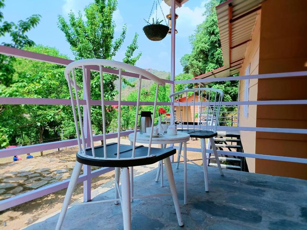 Шимла: Aaroham Resorts Shimla
