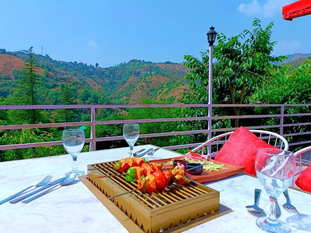 Шимла: Aaroham Resorts Shimla