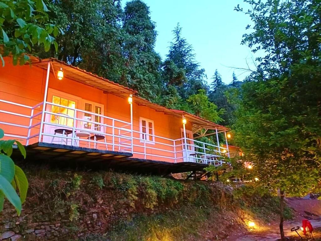 Шимла: Aaroham Resorts Shimla