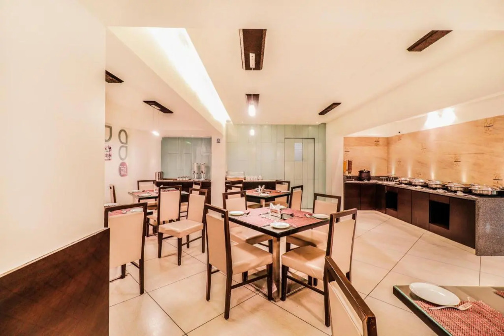 Ахмедабад: Fabhotel Summit Star